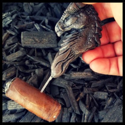 Dragon Cigar Nubber With Cigar