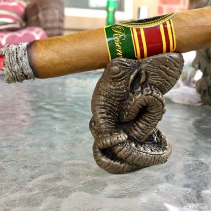 Octopus cigar stand with cigar